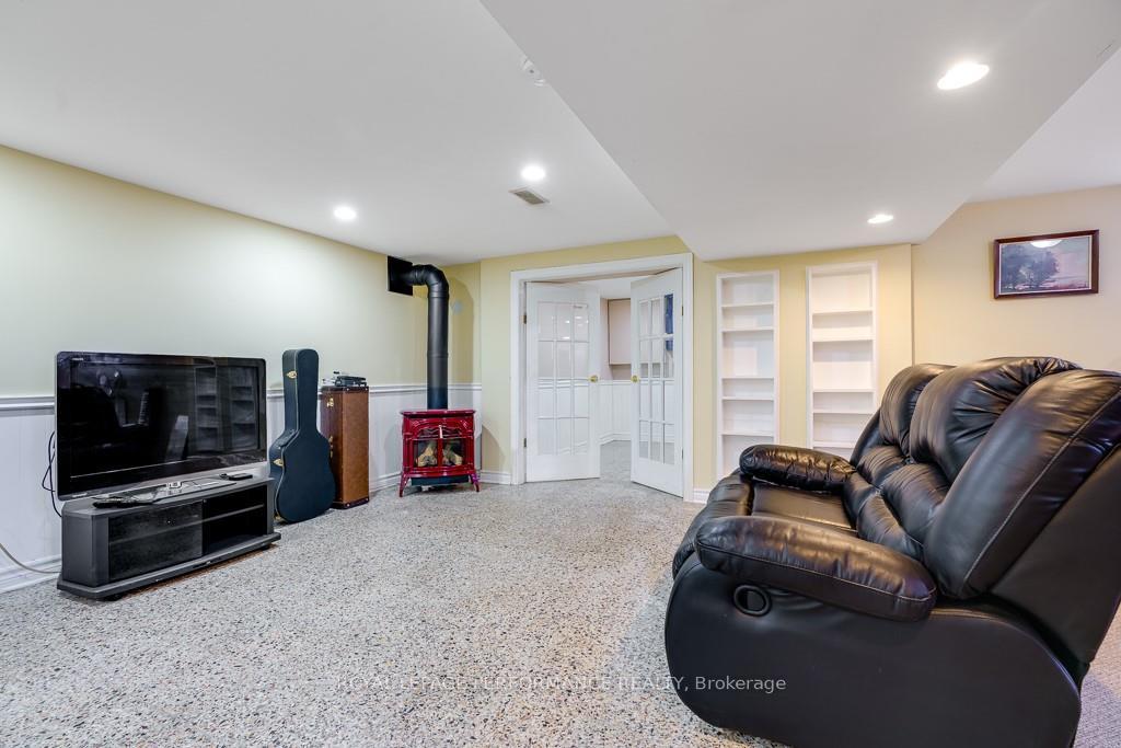 Photo 16 of 1405 Leonard Avenue, Cornwall — HOMEH