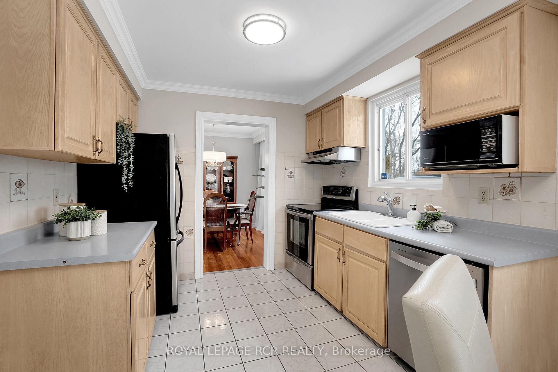 Photo 13 of 67 Birchview Crescent, Caledon, Bolton North — HOMEH