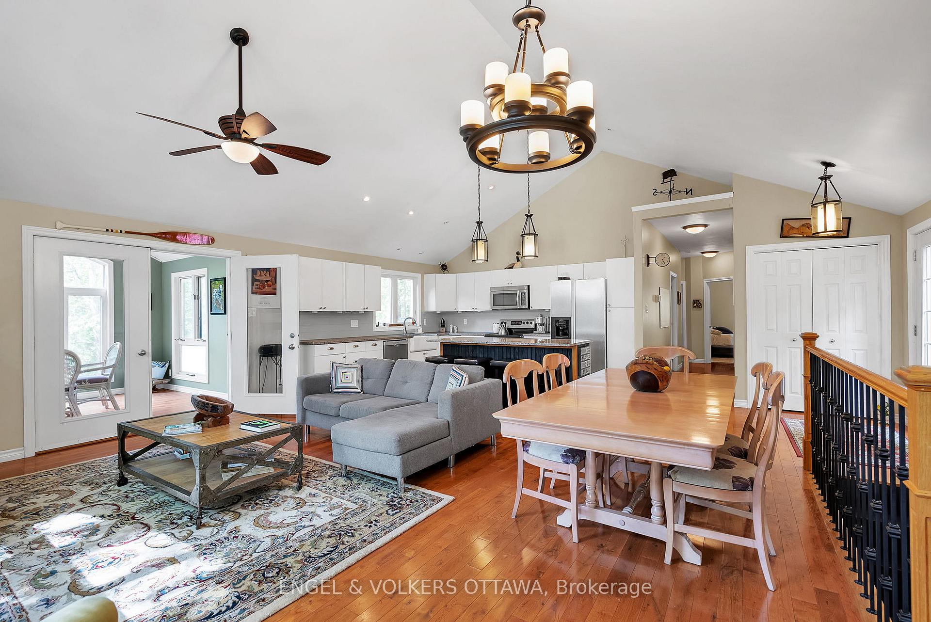 Photo 8 of 1020 Carson Trail, Frontenac, Frontenac North — HOMEH