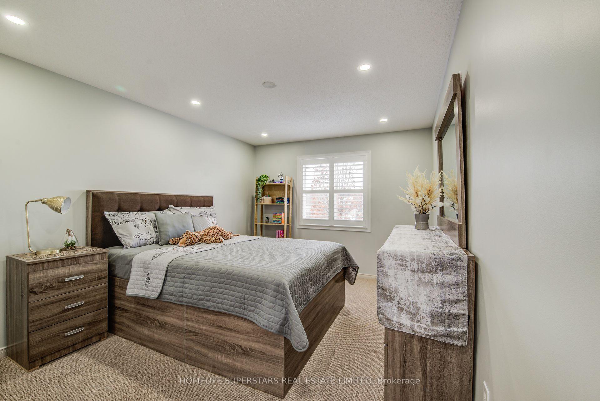 Photo 12 of 56 Schiedel Drive, Guelph, Victoria North — HOMEH