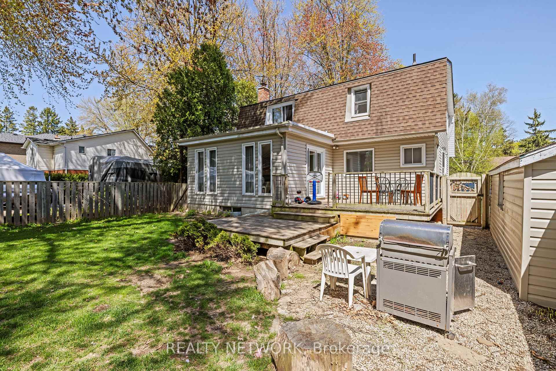 Photo 9 of 210 Valleyview Drive, Hamilton, Ancaster — HOMEH