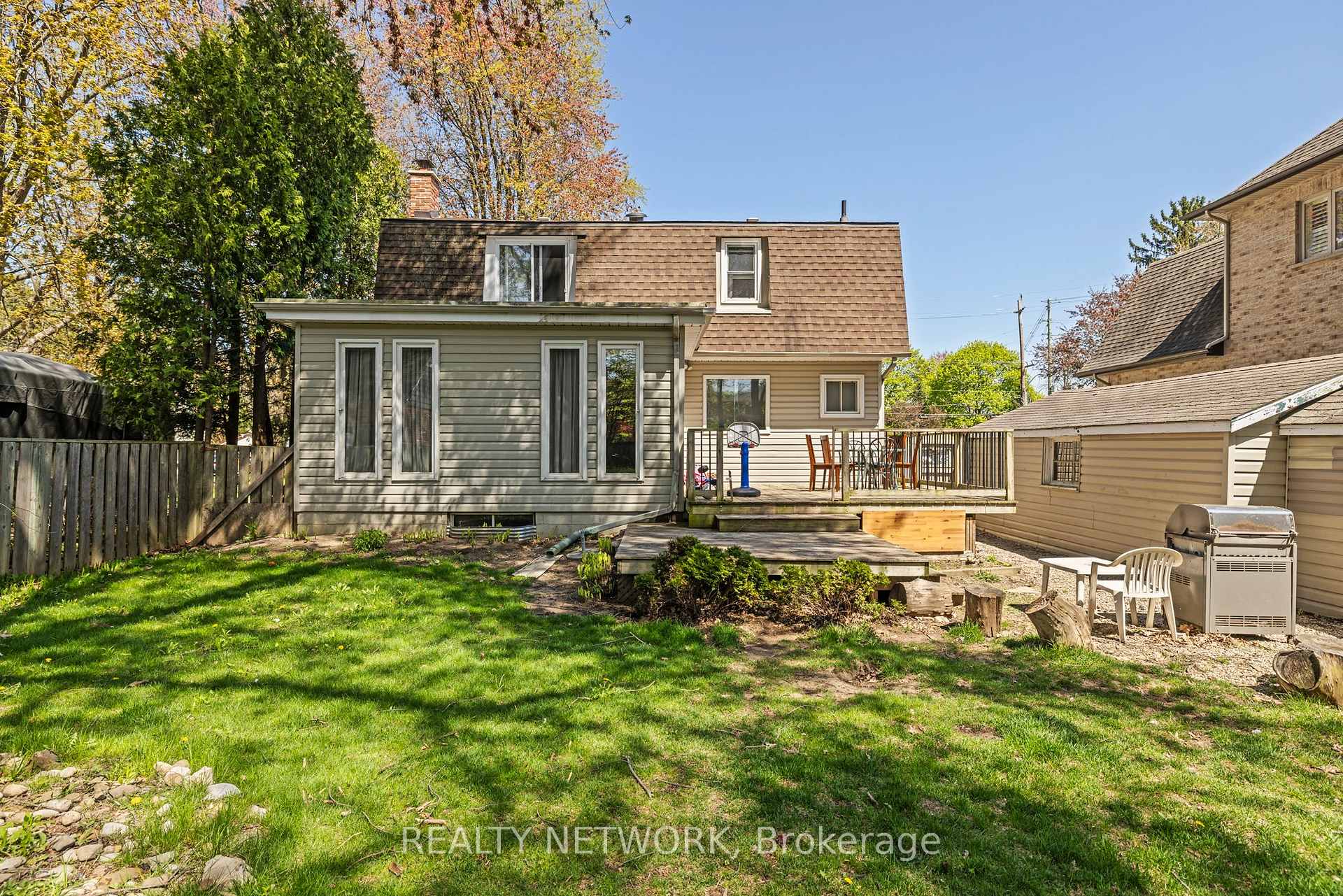 Photo 10 of 210 Valleyview Drive, Hamilton, Ancaster — HOMEH