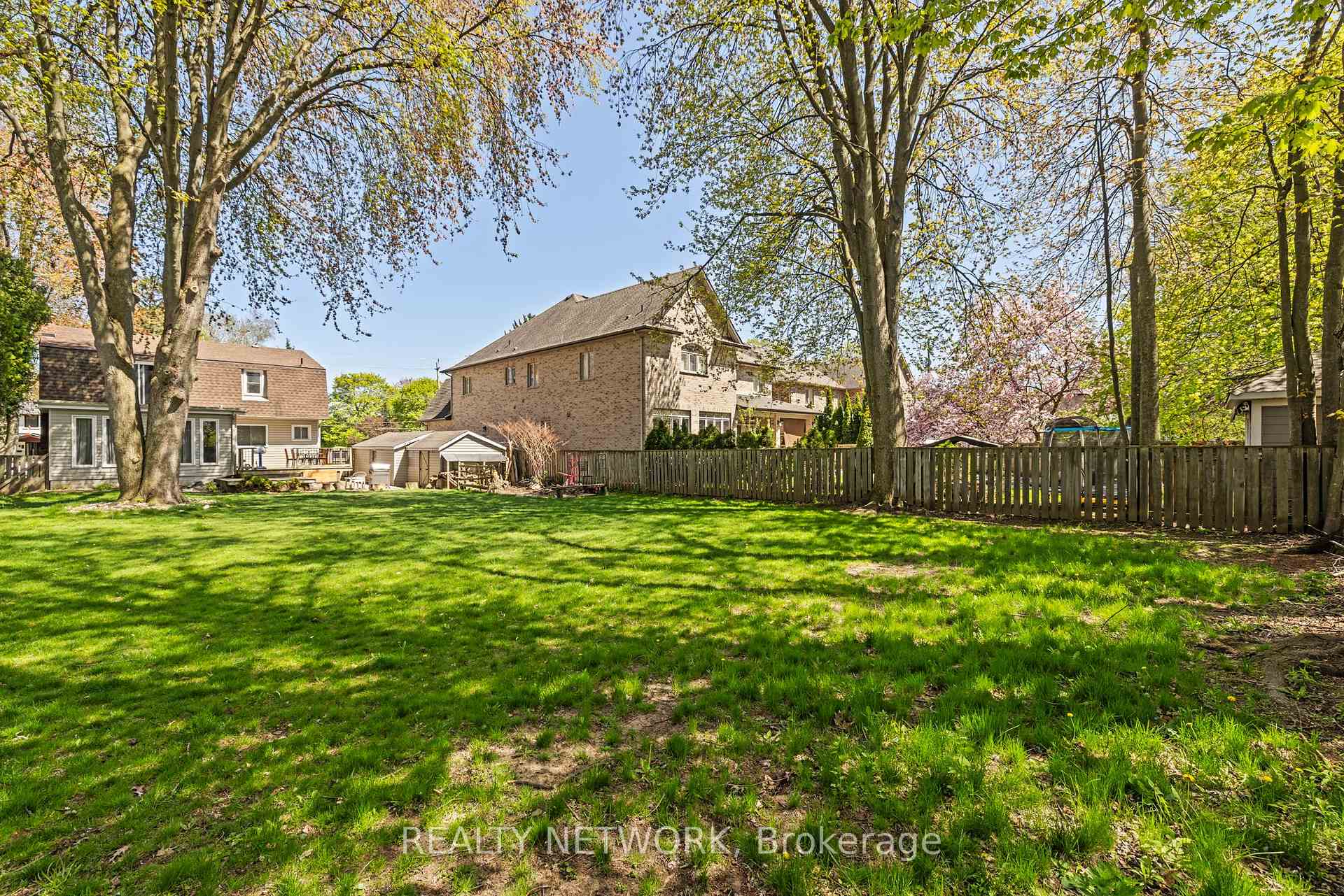 Photo 12 of 210 Valleyview Drive, Hamilton, Ancaster — HOMEH
