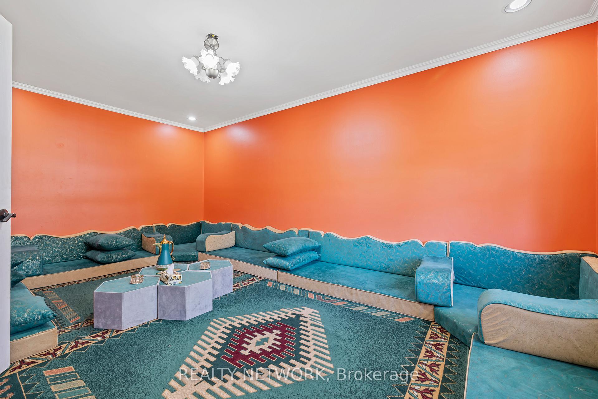 Photo 16 of 210 Valleyview Drive, Hamilton, Ancaster — HOMEH