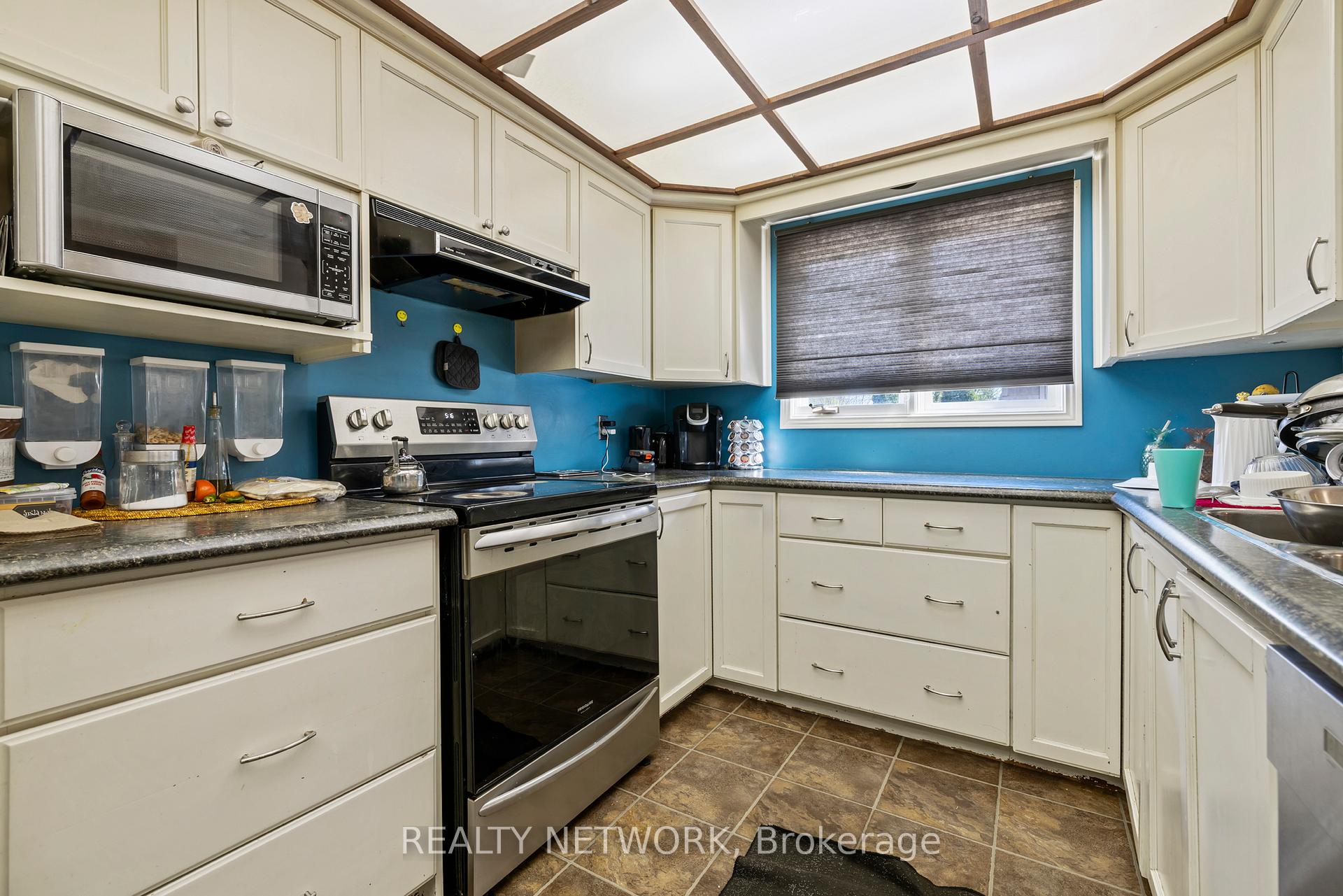 Photo 30 of 210 Valleyview Drive, Hamilton, Ancaster — HOMEH