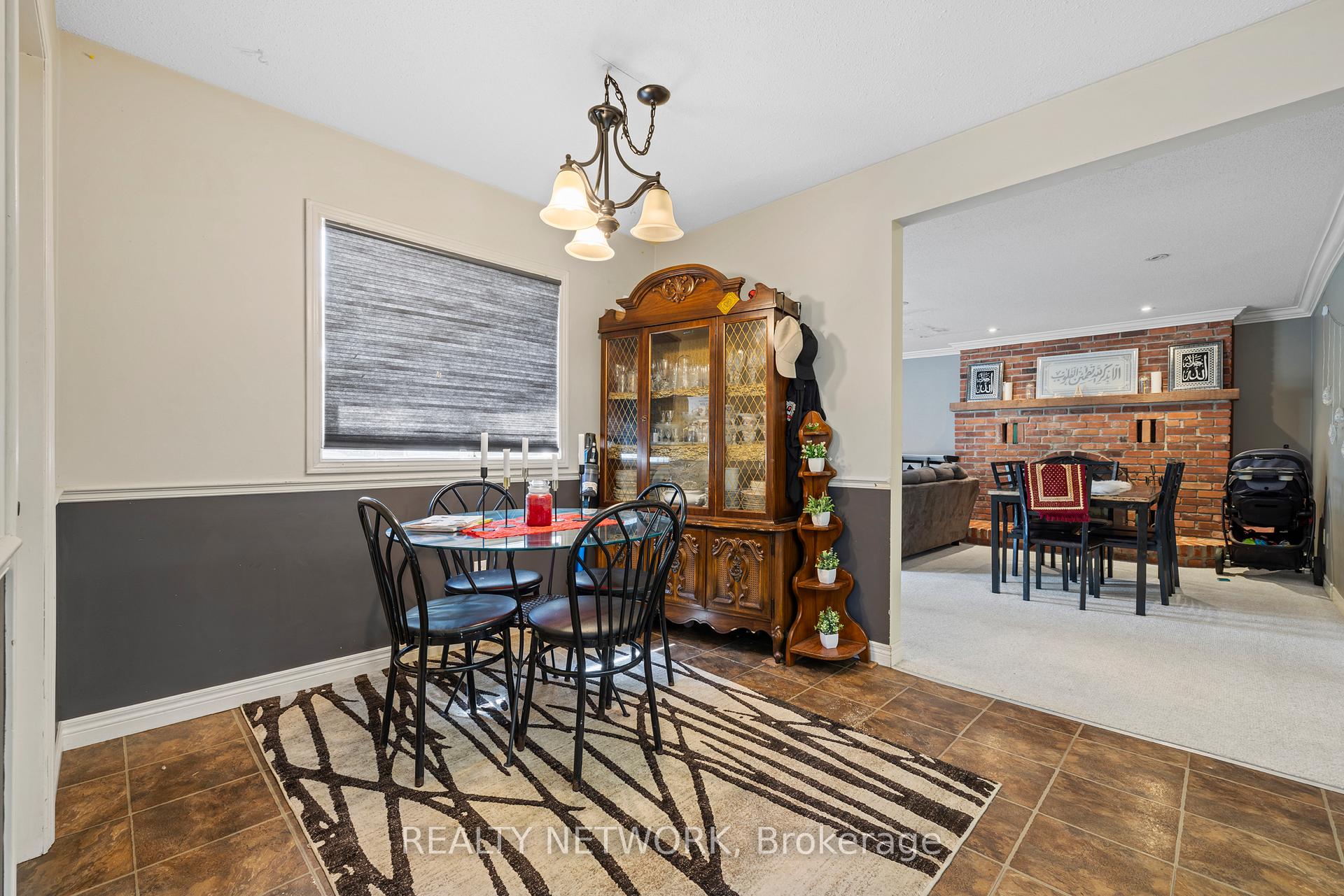 Photo 32 of 210 Valleyview Drive, Hamilton, Ancaster — HOMEH