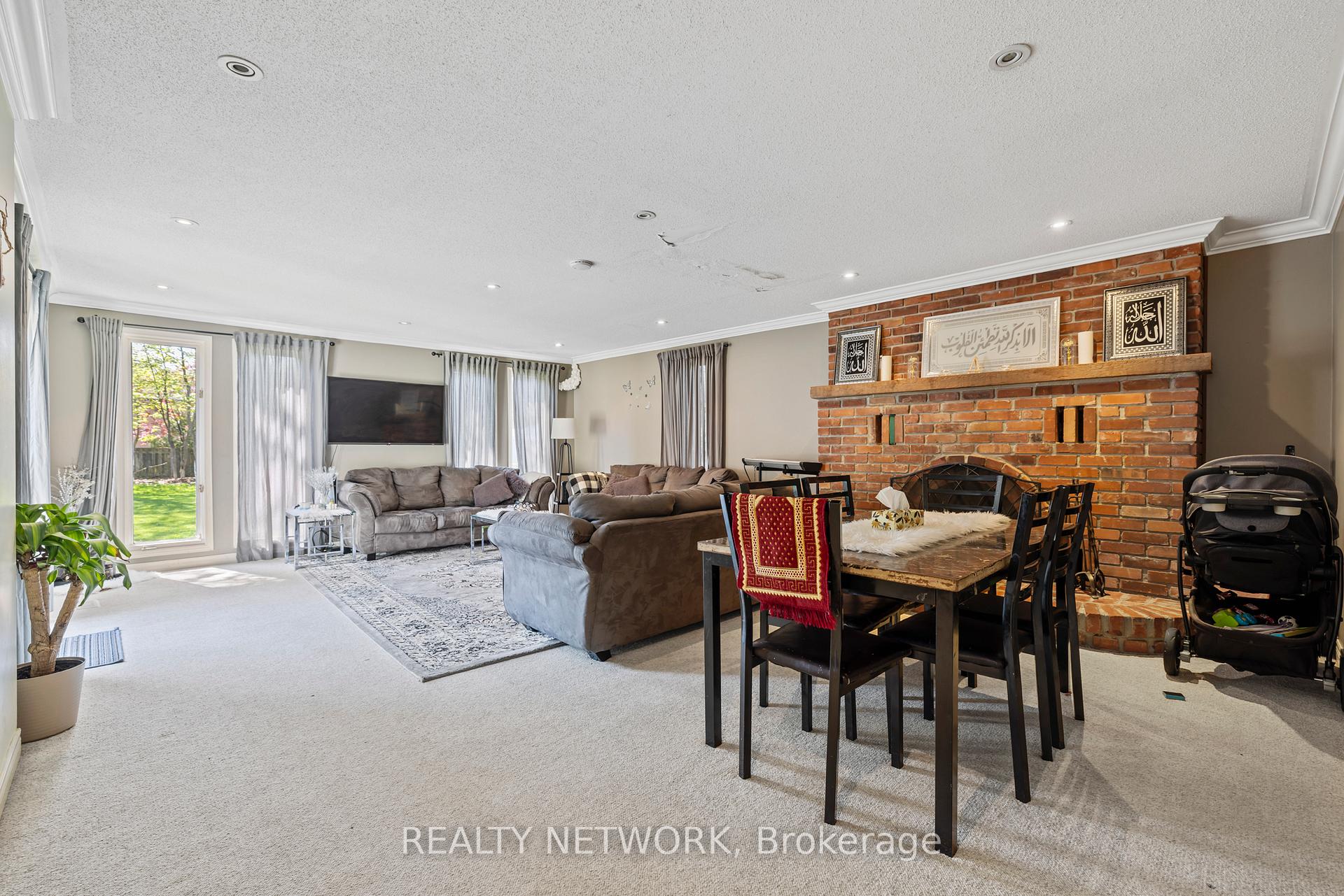 Photo 33 of 210 Valleyview Drive, Hamilton, Ancaster — HOMEH