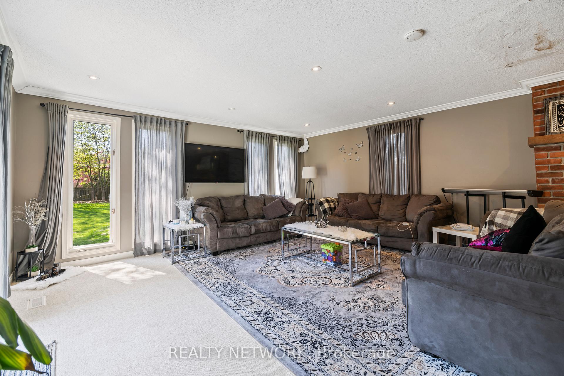 Photo 35 of 210 Valleyview Drive, Hamilton, Ancaster — HOMEH