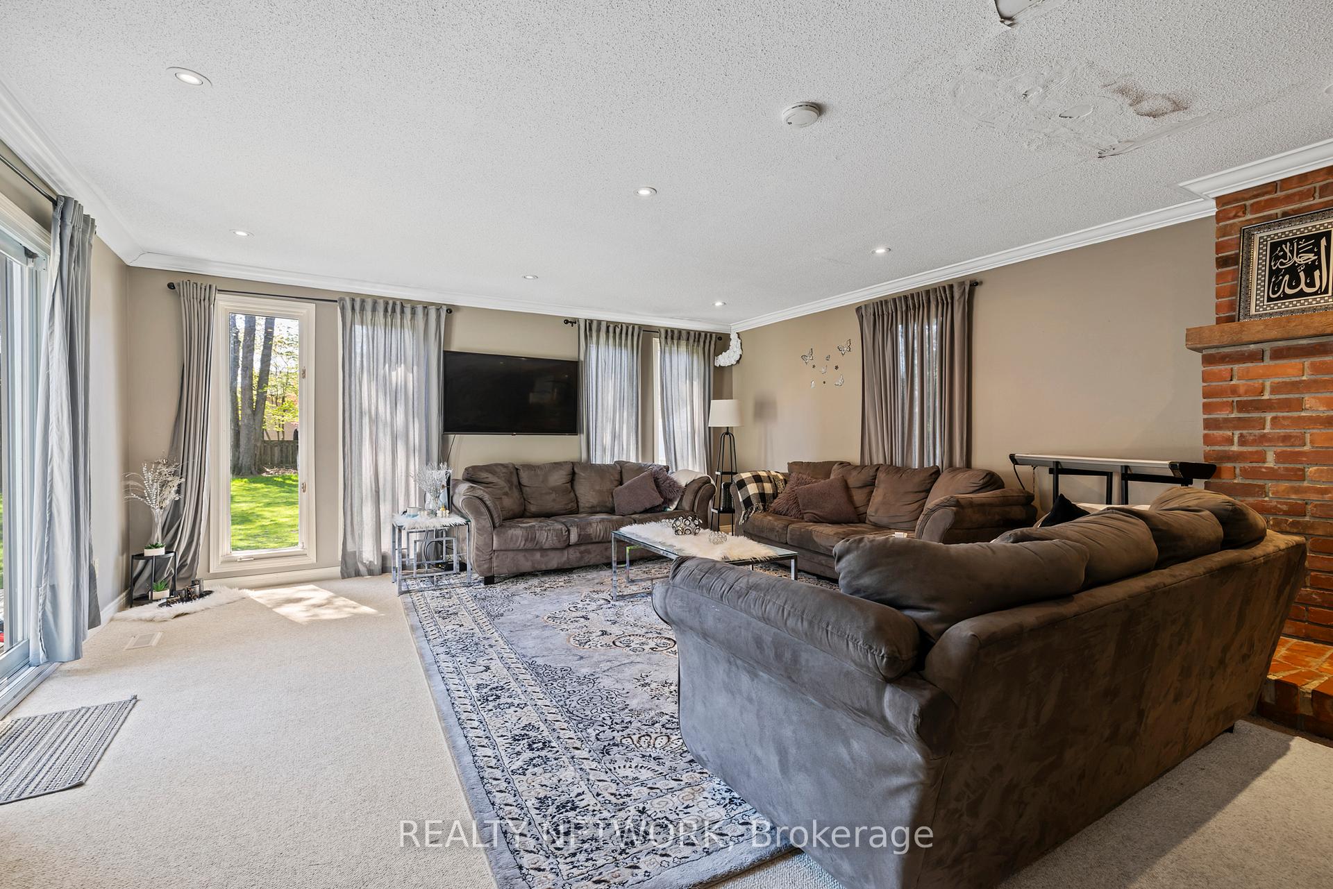Photo 36 of 210 Valleyview Drive, Hamilton, Ancaster — HOMEH