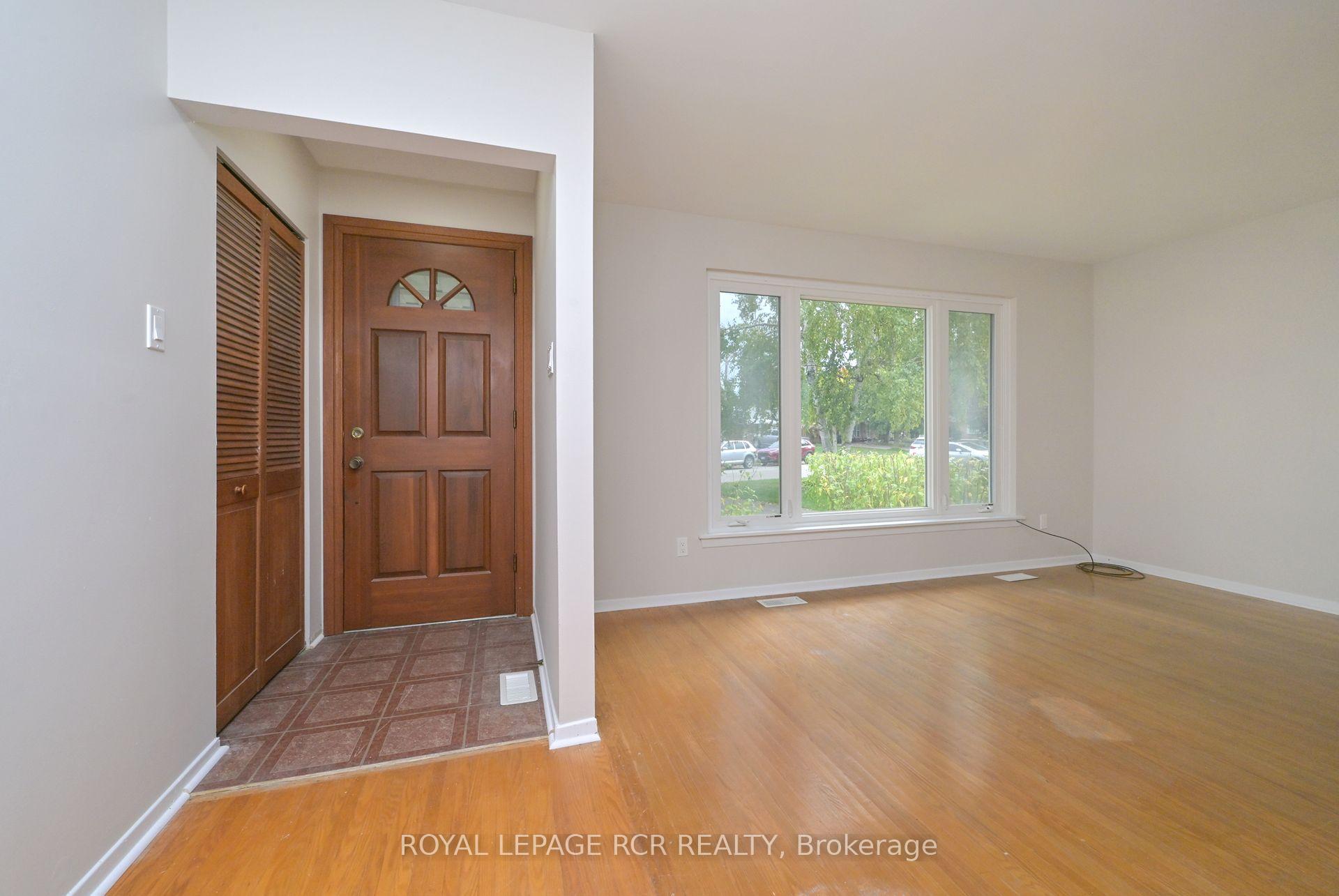 Photo 2 of 61 Belmont Drive, Brampton, Avondale — HOMEH