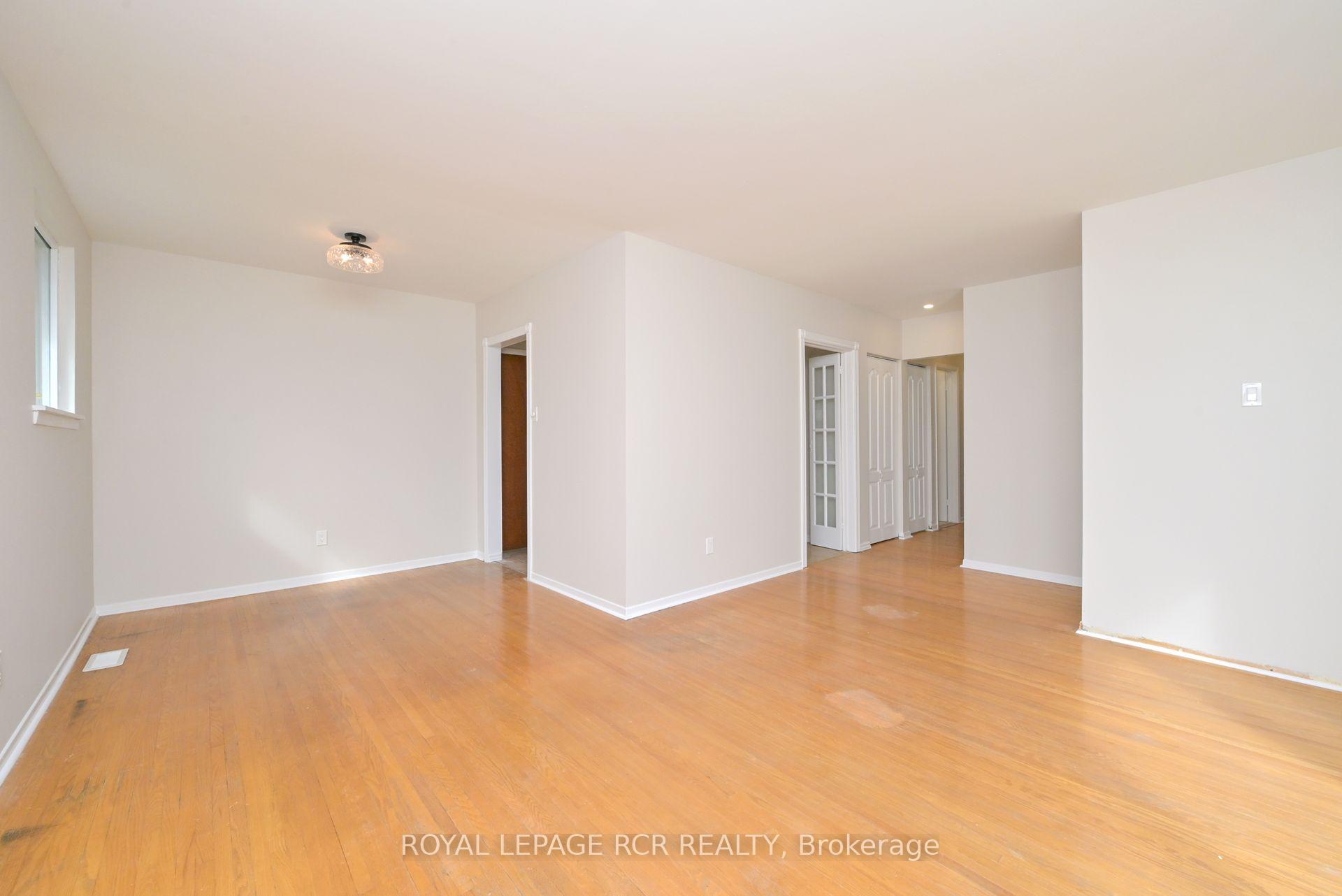 Photo 6 of 61 Belmont Drive, Brampton, Avondale — HOMEH