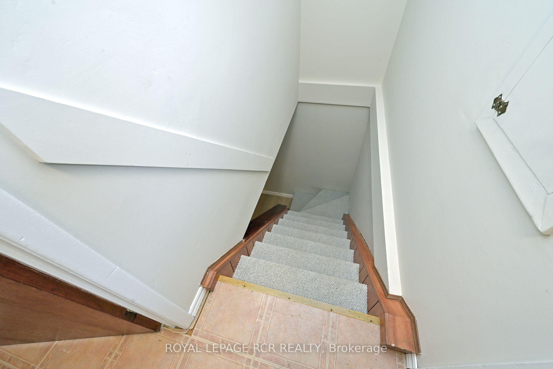 Photo 19 of 61 Belmont Drive, Brampton, Avondale — HOMEH