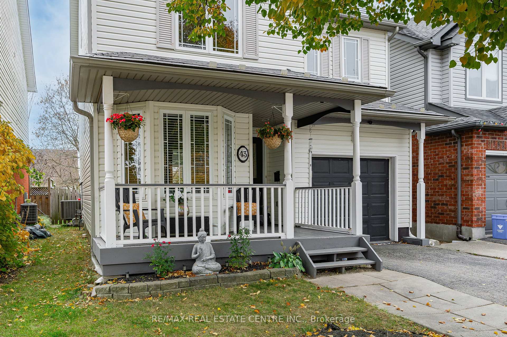 Photo 2 of 43 Marcy Crescent, Cambridge, Hespeler Village — HOMEH