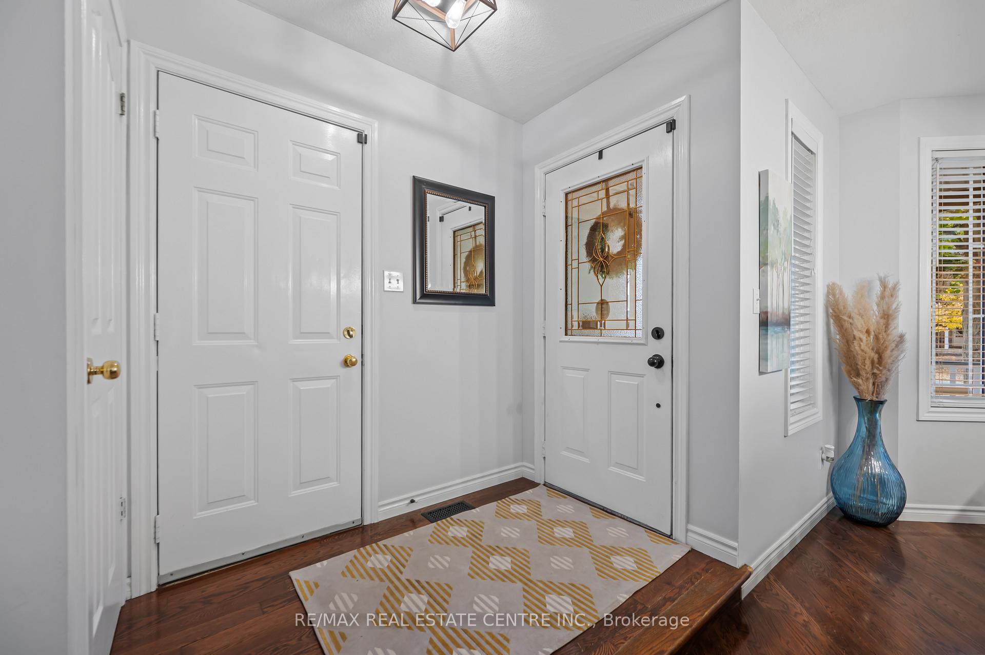 Photo 4 of 43 Marcy Crescent, Cambridge, Hespeler Village — HOMEH