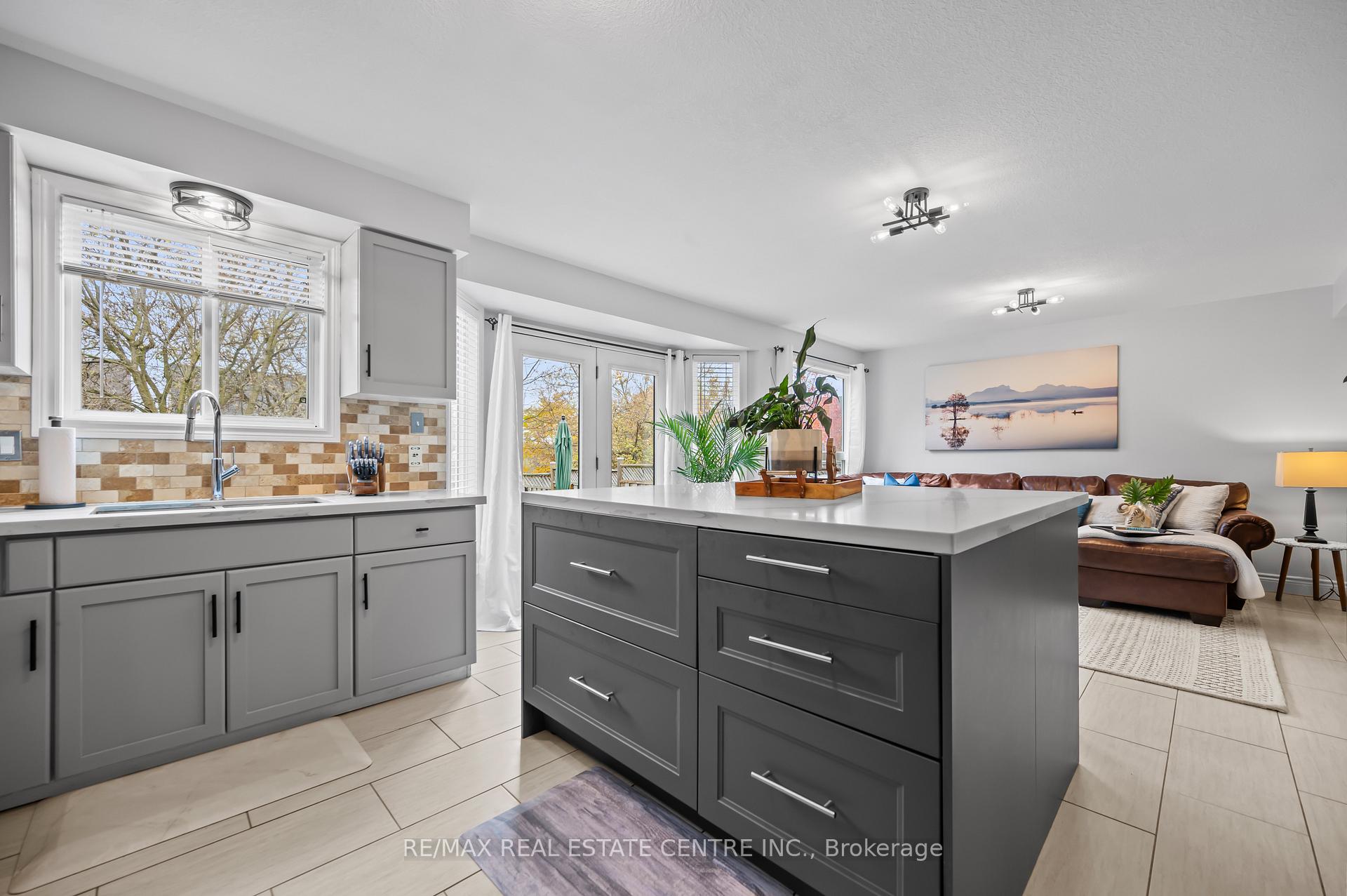 Photo 12 of 43 Marcy Crescent, Cambridge, Hespeler Village — HOMEH
