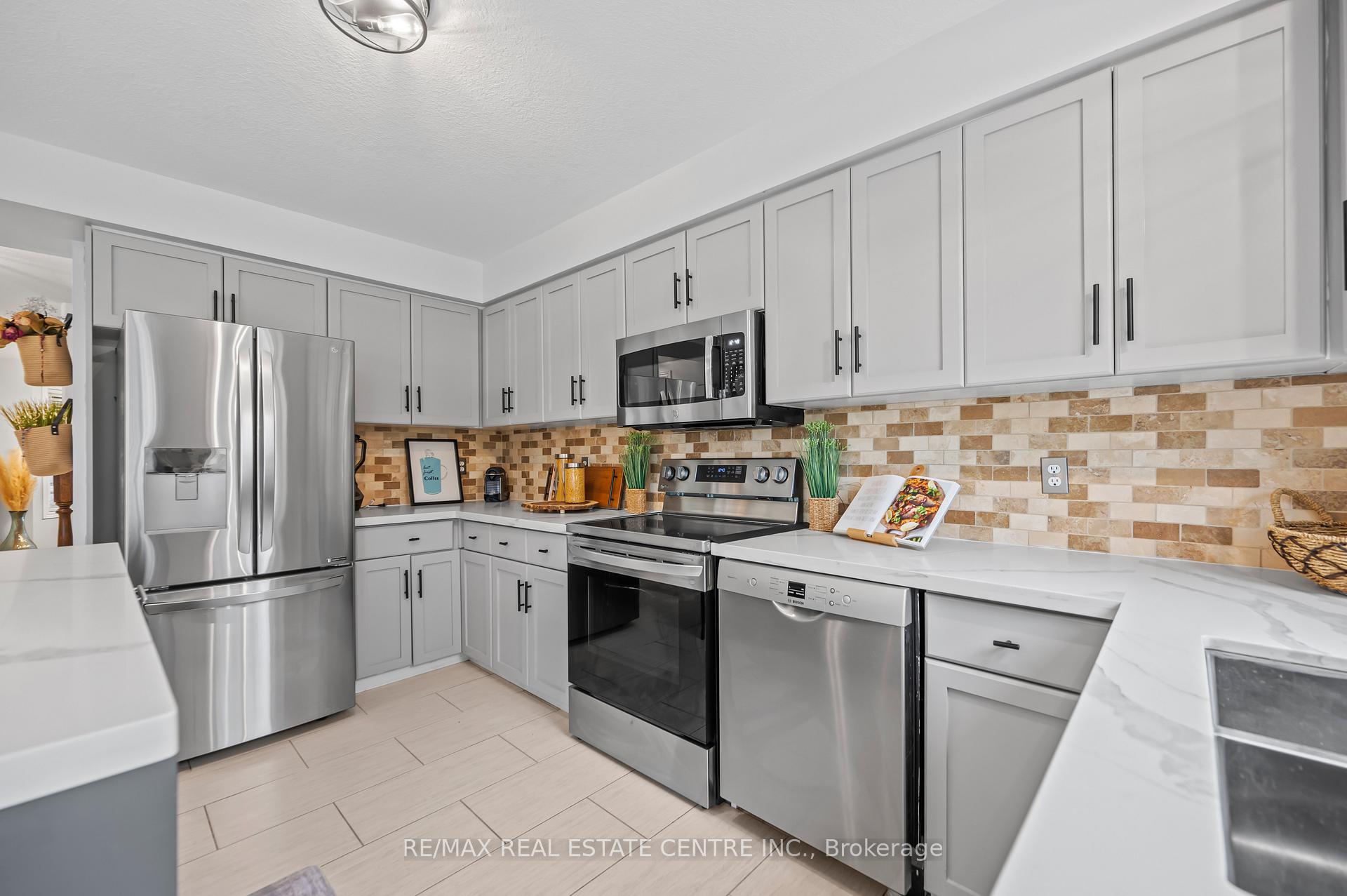 Photo 13 of 43 Marcy Crescent, Cambridge, Hespeler Village — HOMEH