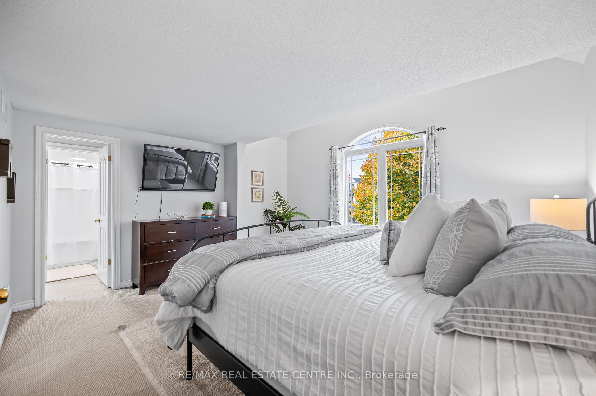 Photo 17 of 43 Marcy Crescent, Cambridge, Hespeler Village — HOMEH