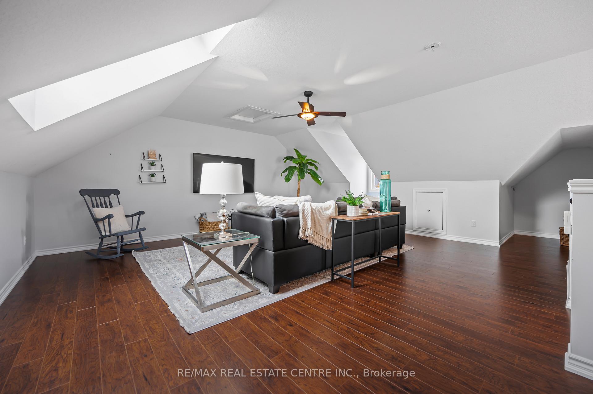 Photo 27 of 43 Marcy Crescent, Cambridge, Hespeler Village — HOMEH