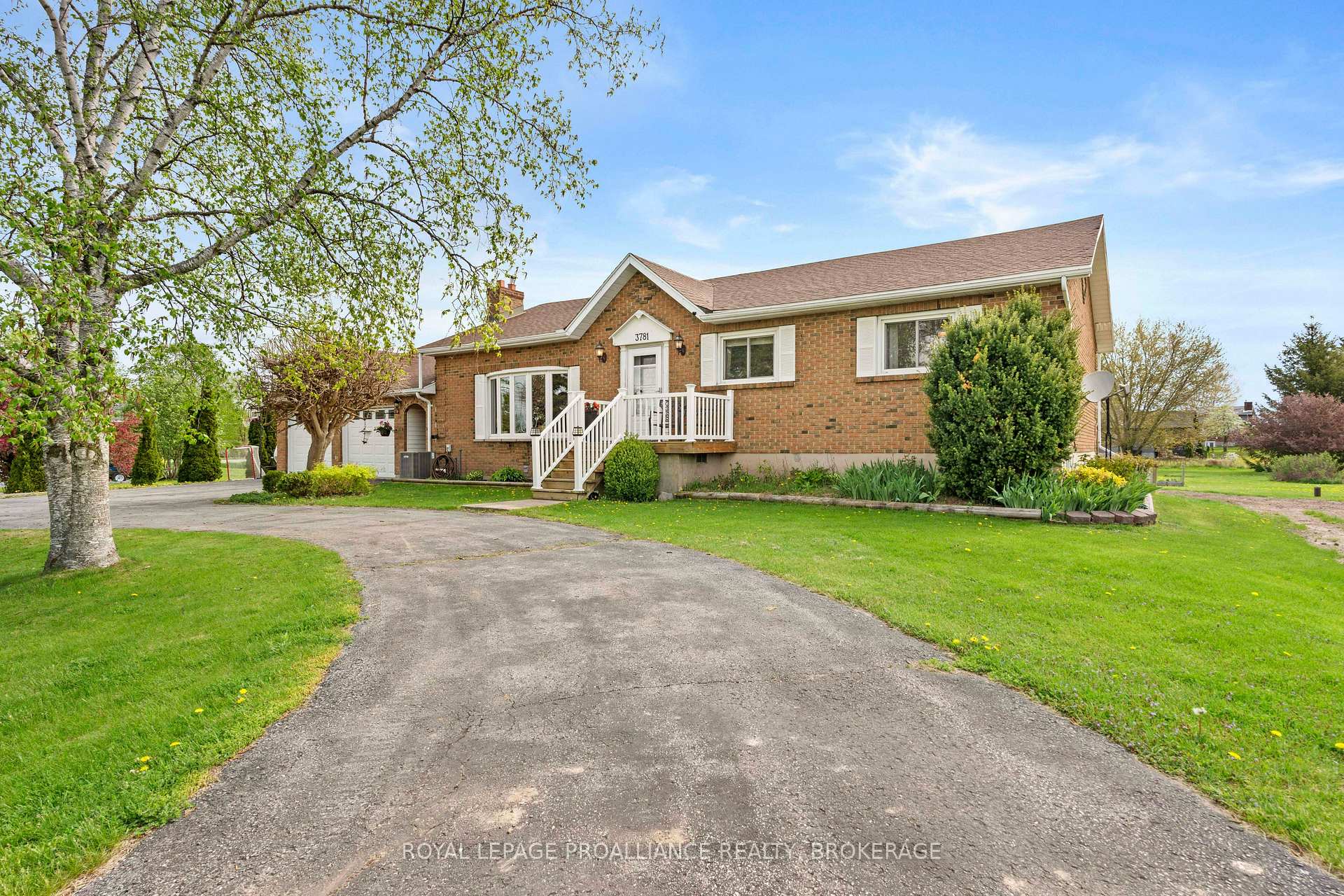 Photo 1 of 3781 Holmes Road, Frontenac, Frontenac South — HOMEH