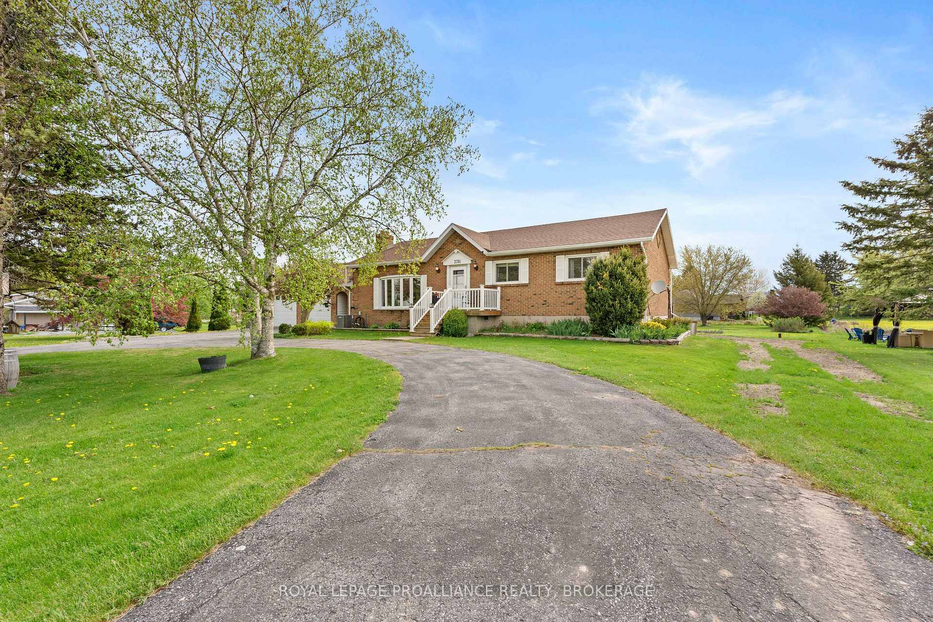 Photo 2 of 3781 Holmes Road, Frontenac, Frontenac South — HOMEH