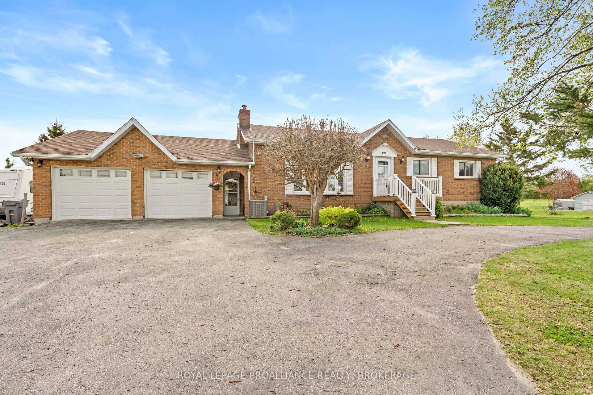 Photo 3 of 3781 Holmes Road, Frontenac, Frontenac South — HOMEH