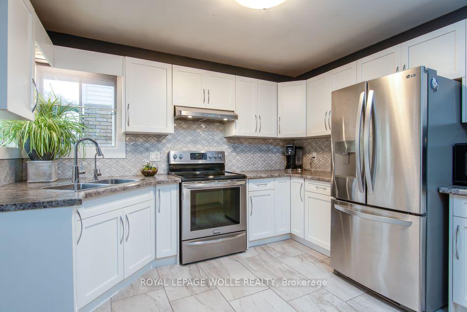 Photo 12 of 26 Azores Crescent, Cambridge — HOMEH