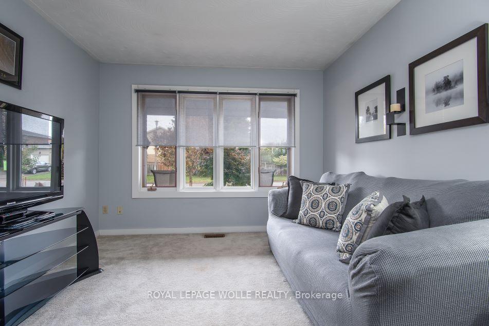 Photo 16 of 26 Azores Crescent, Cambridge — HOMEH