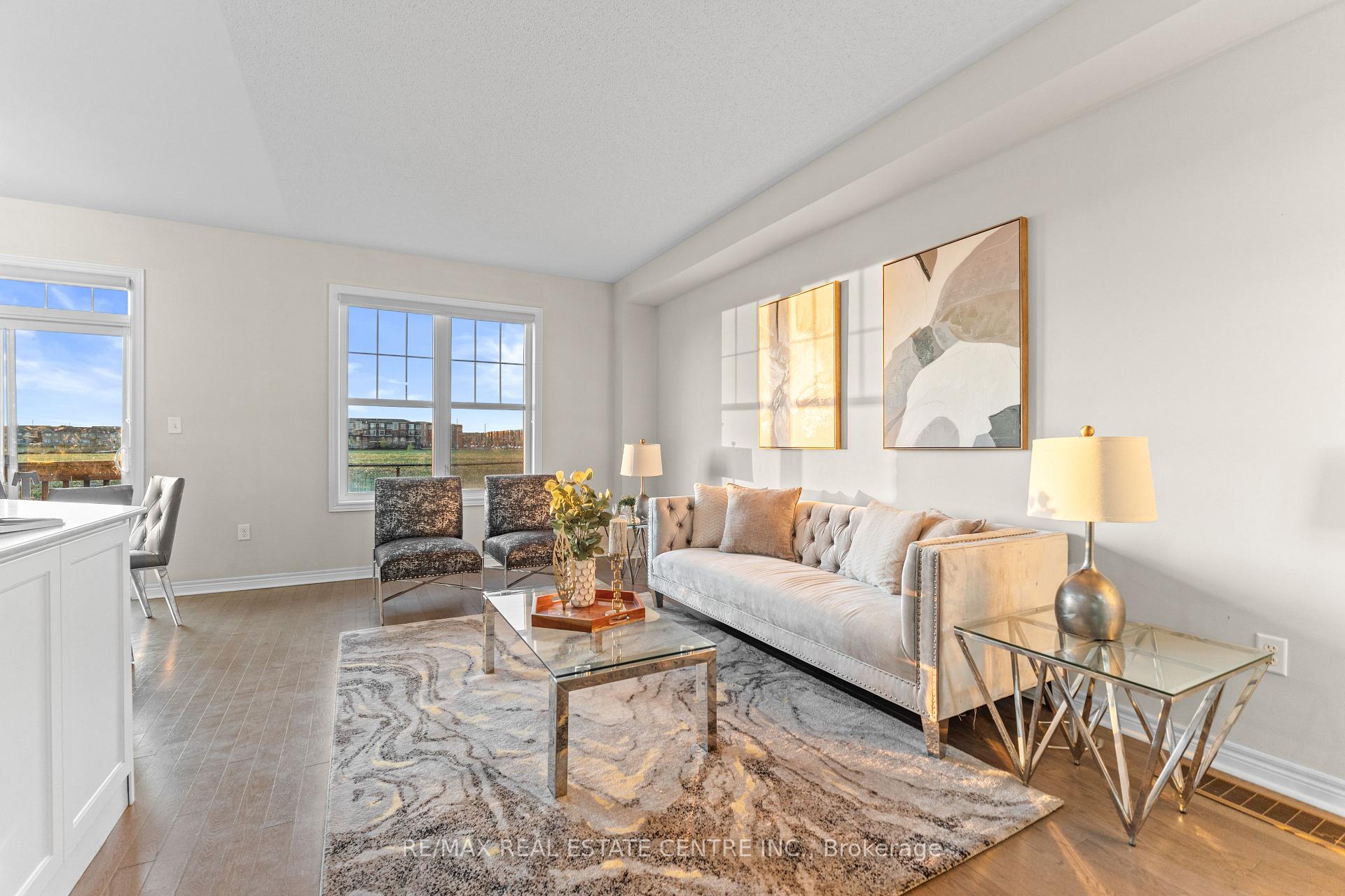 Photo 9 of 18 Hogan Manor Drive, Brampton, Northwest Brampton — HOMEH