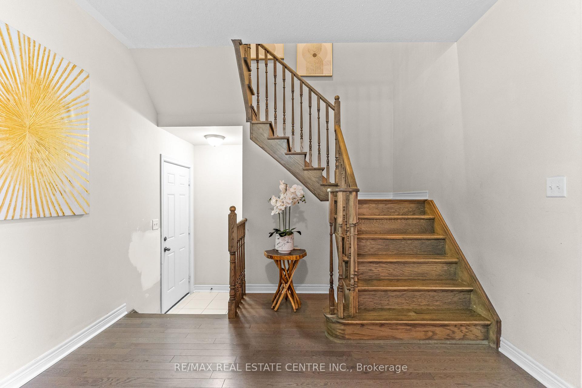 Photo 16 of 18 Hogan Manor Drive, Brampton, Northwest Brampton — HOMEH