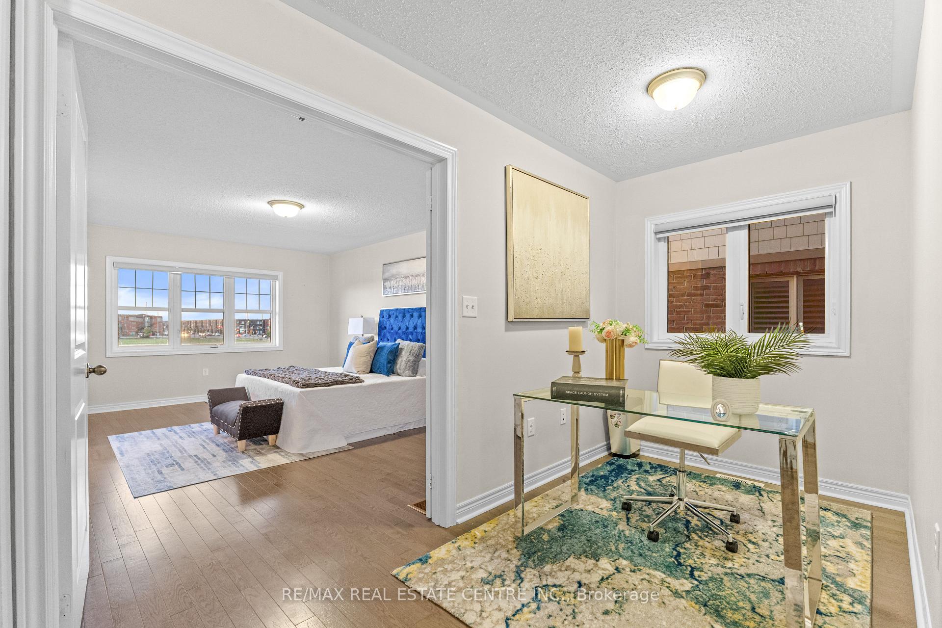 Photo 17 of 18 Hogan Manor Drive, Brampton, Northwest Brampton — HOMEH