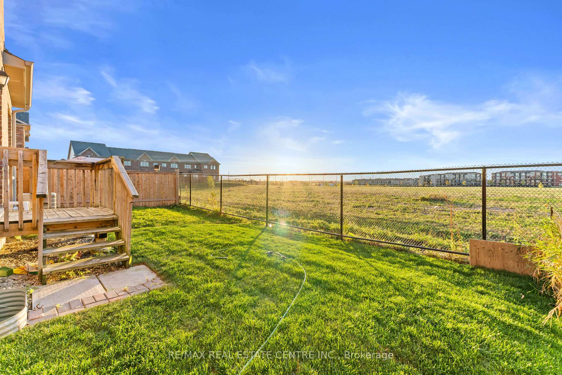 Photo 27 of 18 Hogan Manor Drive, Brampton, Northwest Brampton — HOMEH