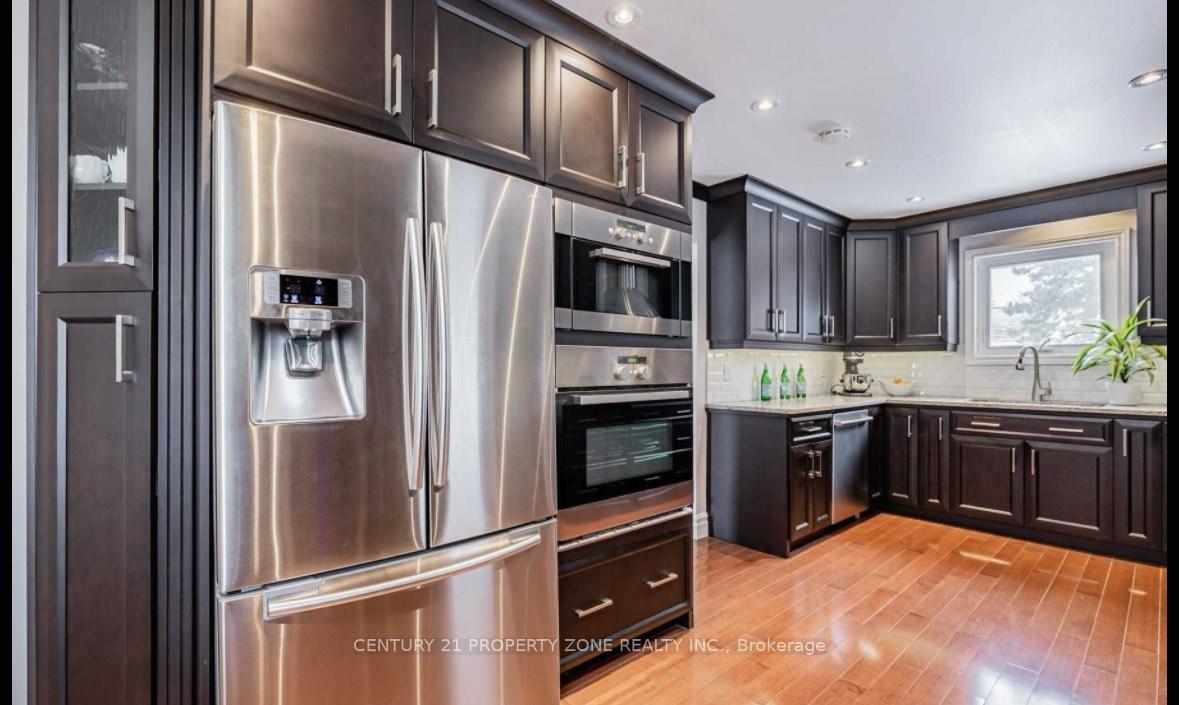Photo 3 of 30 Markham Street, Brampton, Central Park — HOMEH
