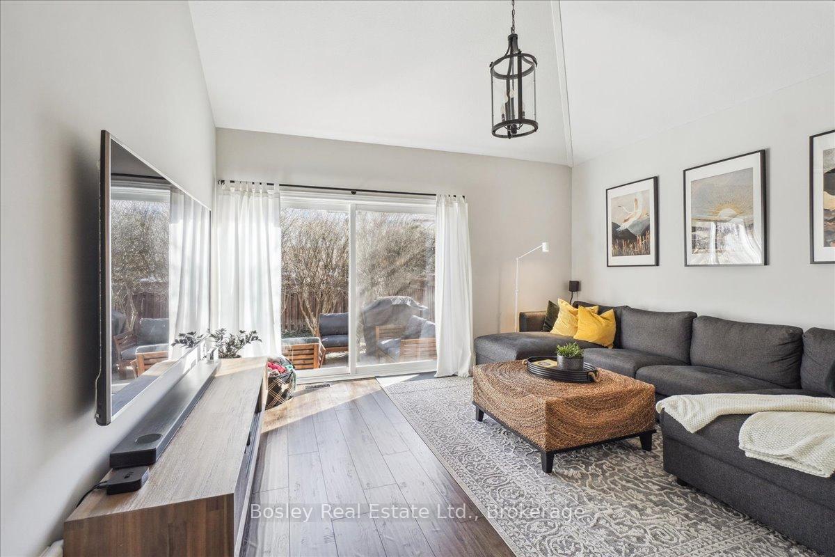 Photo 31 of 17 Camm Crescent, Guelph, Pineridge/Westminster Woods — HOMEH