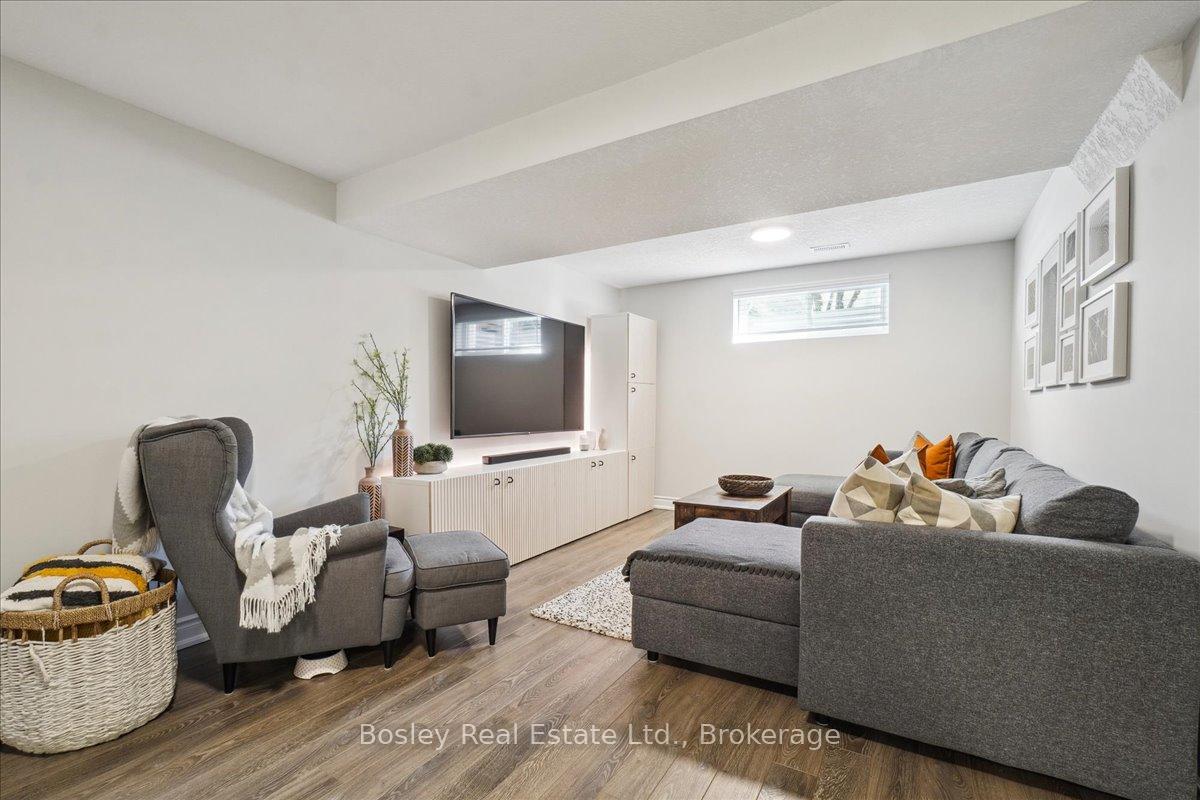 Photo 54 of 17 Camm Crescent, Guelph, Pineridge/Westminster Woods — HOMEH