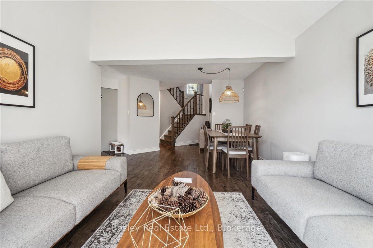 Photo 11 of 17 Camm Crescent, Guelph, Pineridge/Westminster Woods — HOMEH