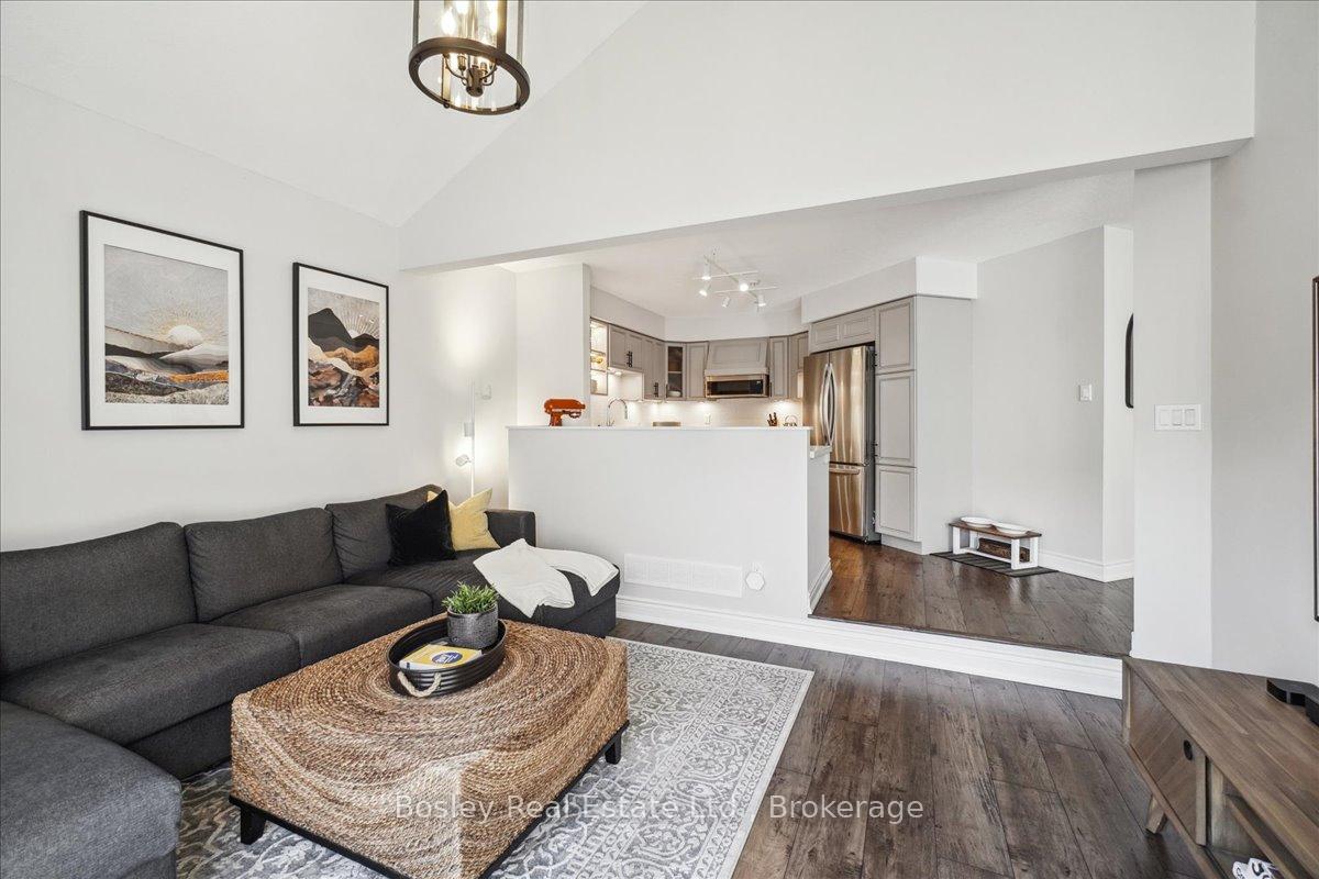 Photo 15 of 17 Camm Crescent, Guelph, Pineridge/Westminster Woods — HOMEH