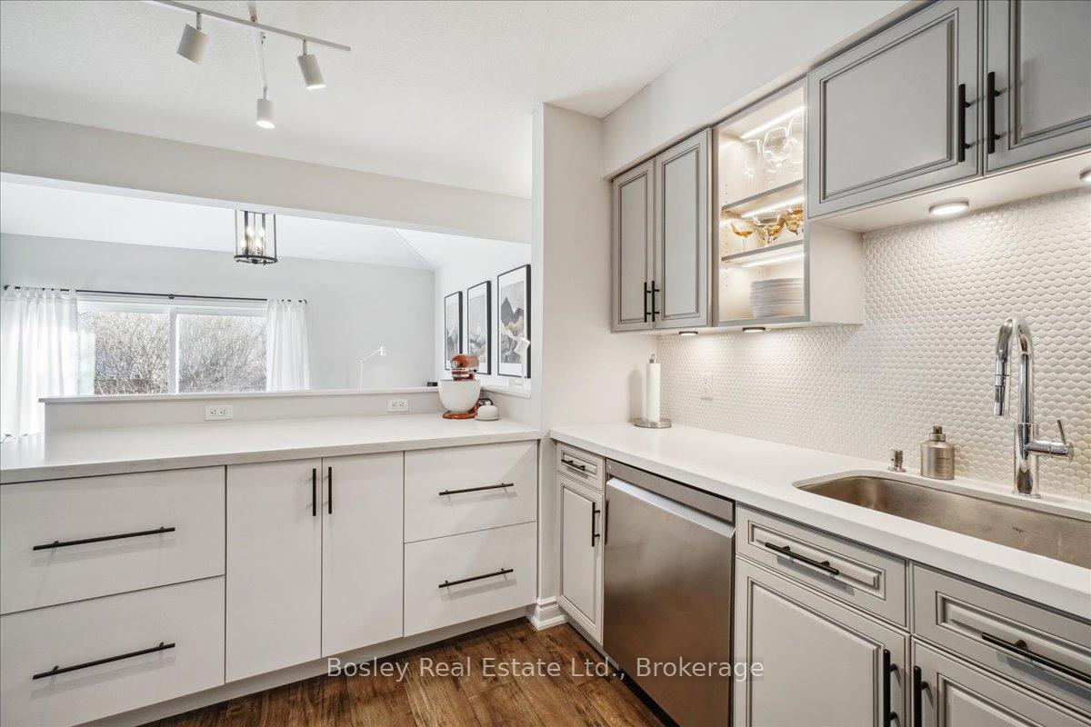 Photo 20 of 17 Camm Crescent, Guelph, Pineridge/Westminster Woods — HOMEH