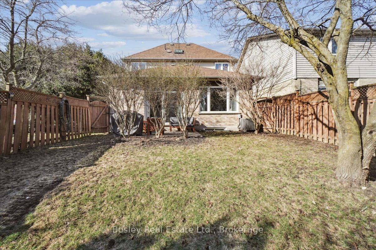 Photo 83 of 17 Camm Crescent, Guelph, Pineridge/Westminster Woods — HOMEH