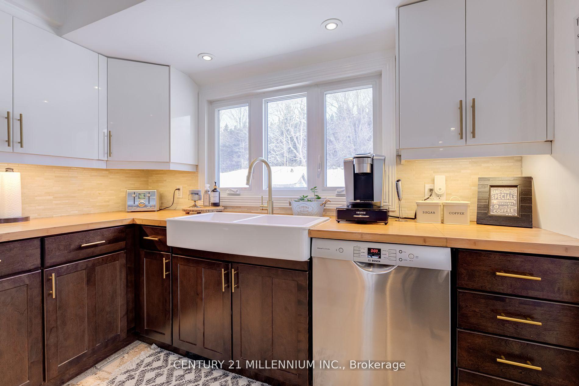 Photo 12 of 82 Holmes Drive, Caledon, Mono Mills — HOMEH