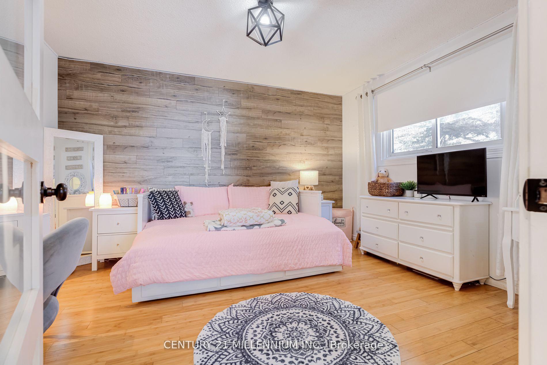 Photo 20 of 82 Holmes Drive, Caledon, Mono Mills — HOMEH