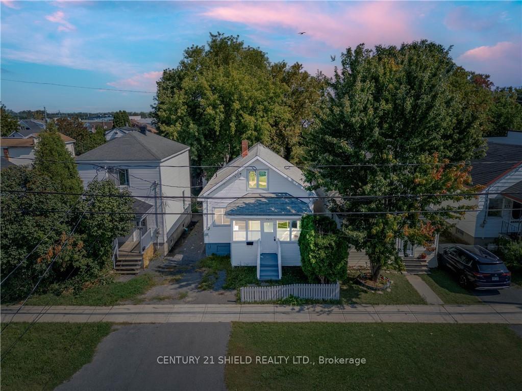 Photo 1 of 327 Carleton Street, Cornwall — HOMEH