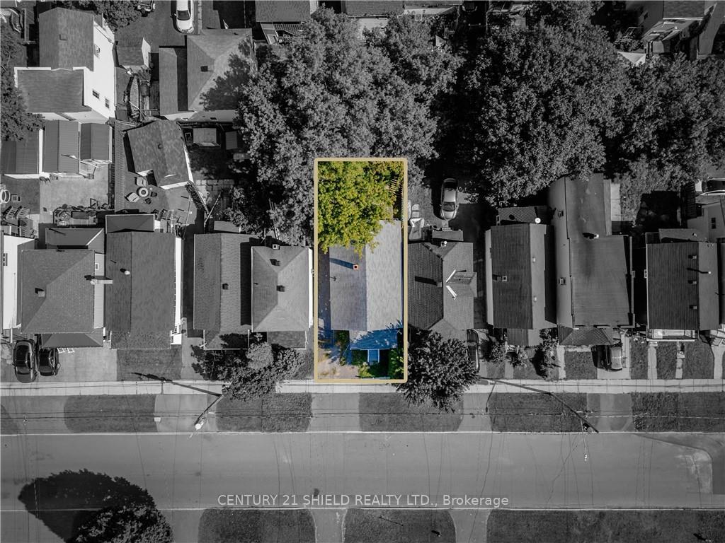 Photo 3 of 327 Carleton Street, Cornwall — HOMEH