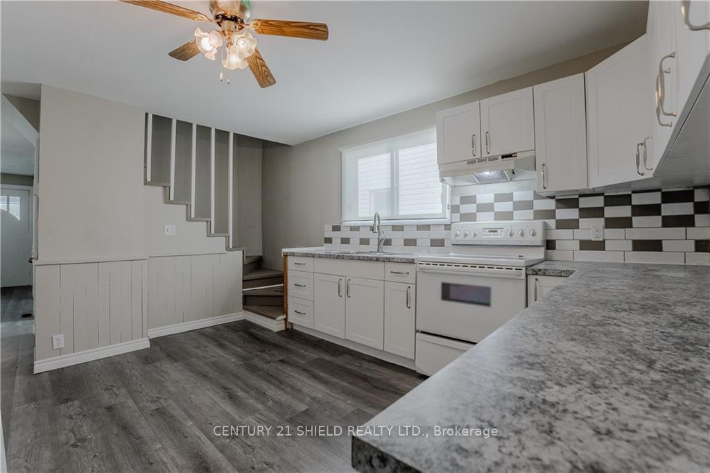 Photo 14 of 327 Carleton Street, Cornwall — HOMEH