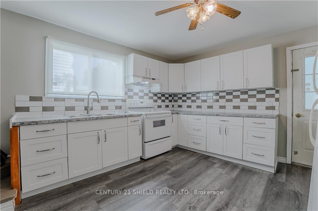 Photo 15 of 327 Carleton Street, Cornwall — HOMEH