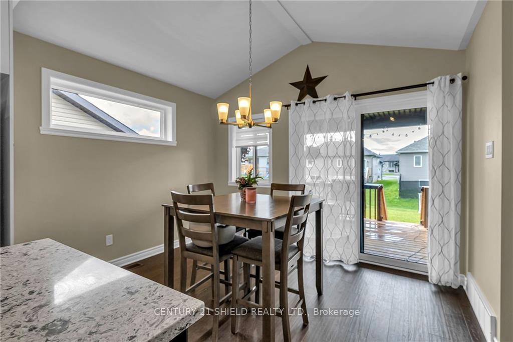 Photo 8 of 2368 Watson Crescent, Cornwall — HOMEH