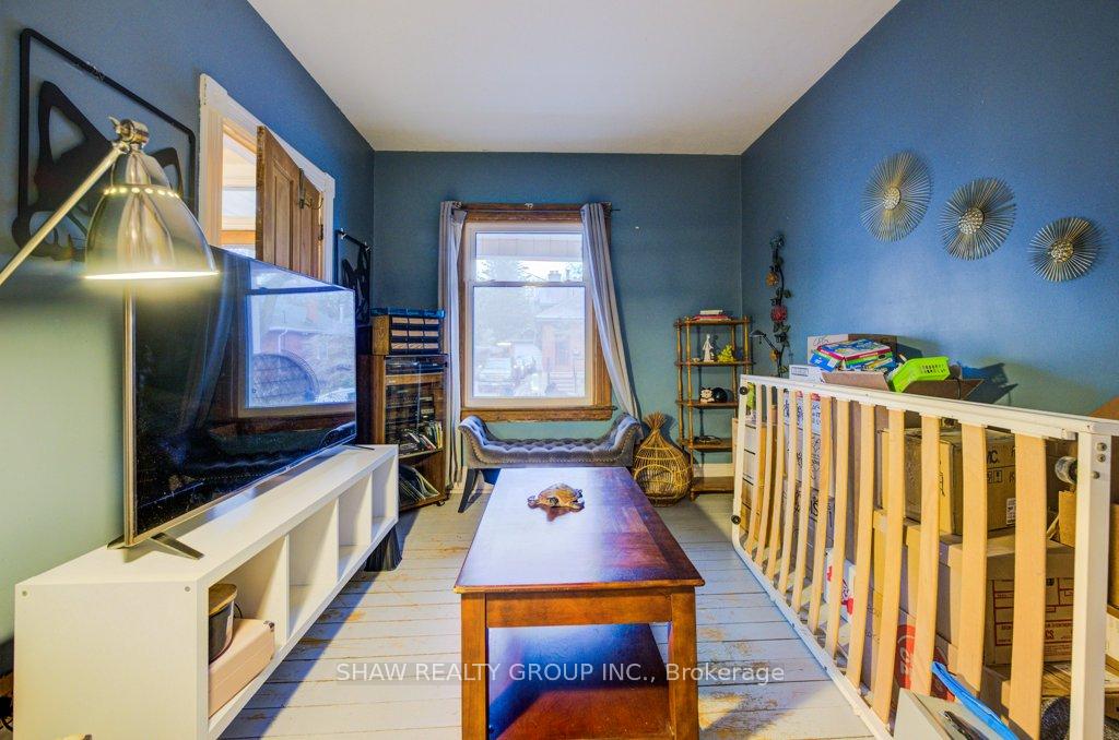 Photo 9 of 31 Hearn Avenue, Guelph, Junction/Onward Willow — HOMEH