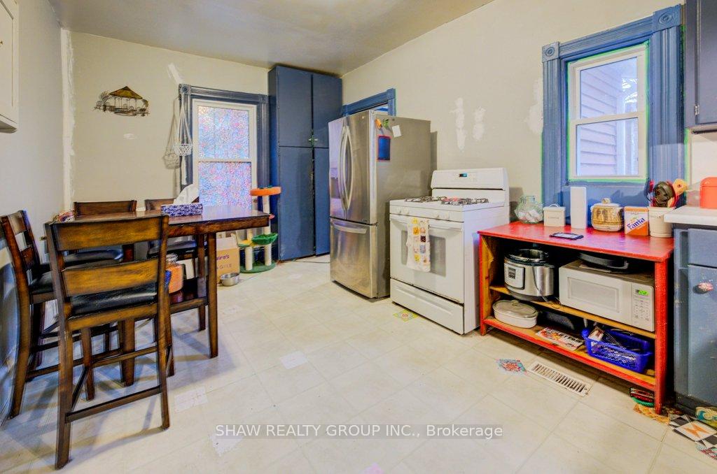 Photo 13 of 31 Hearn Avenue, Guelph, Junction/Onward Willow — HOMEH