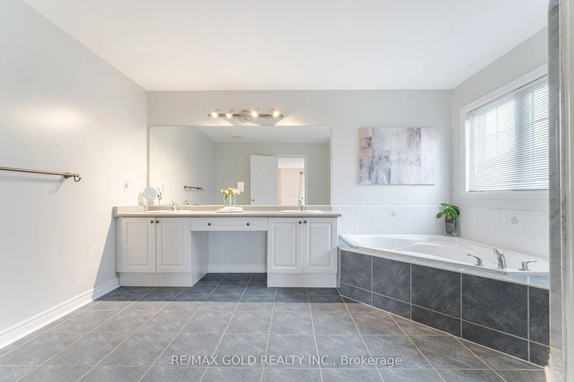 Photo 25 of 16 Larkberry Road, Brampton, Credit Valley — HOMEH