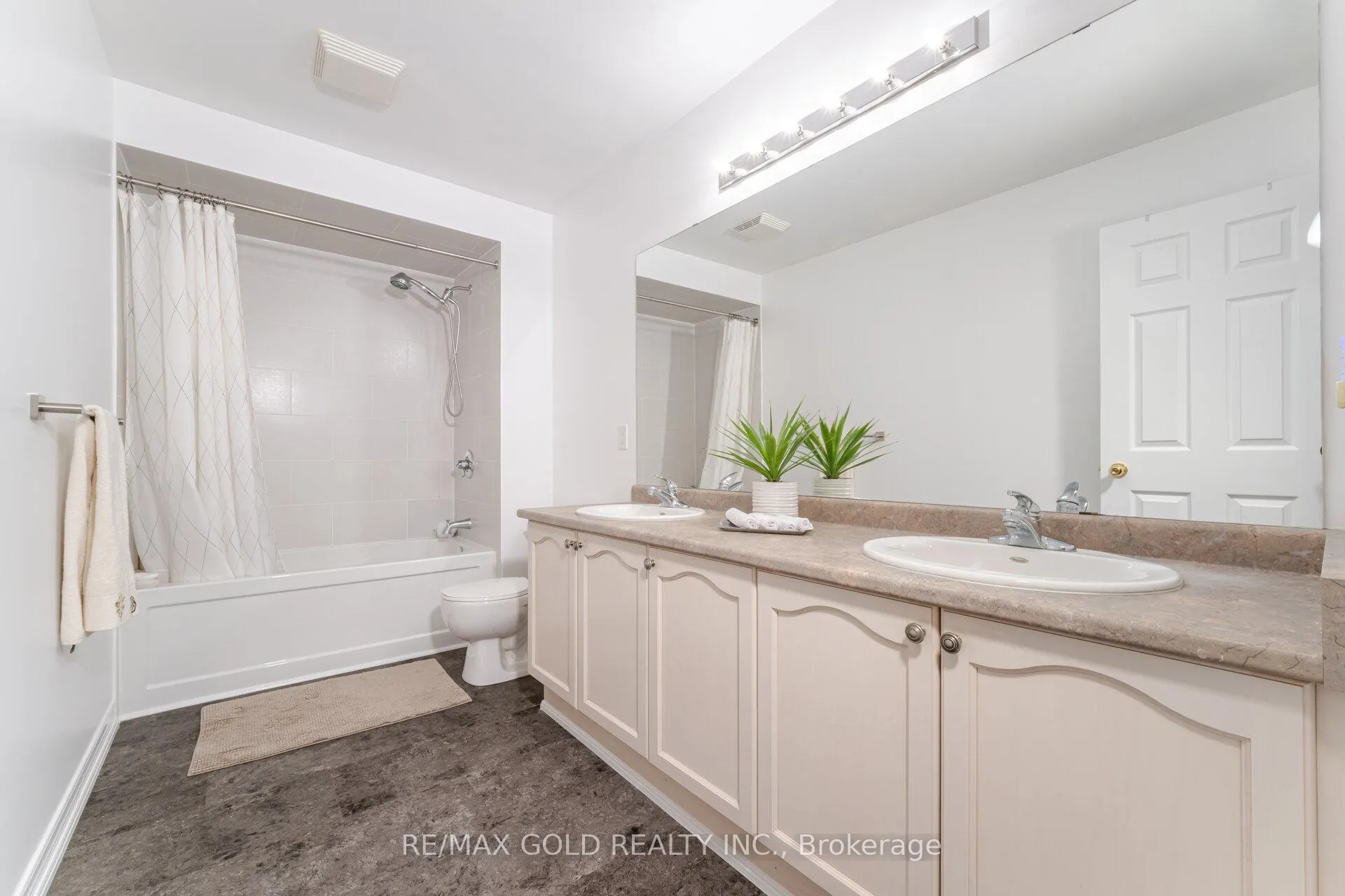 Photo 35 of 16 Larkberry Road, Brampton, Credit Valley — HOMEH