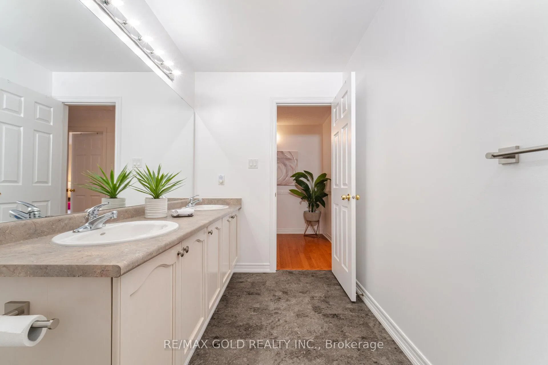 Photo 36 of 16 Larkberry Road, Brampton, Credit Valley — HOMEH
